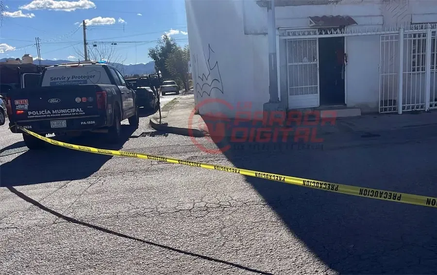 Mujer se encuentra en estado crítico tras herida y advertencia a su familia.