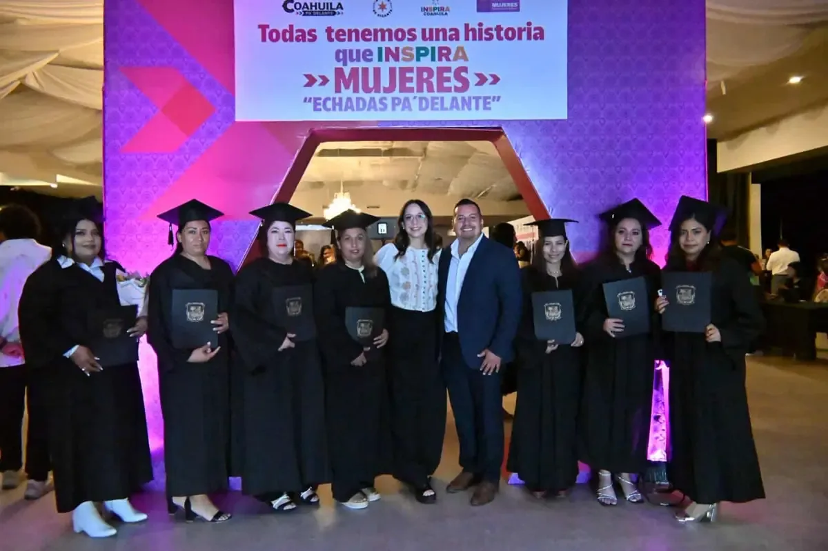Siete mujeres concluyen sus estudios y obtienen becas universitarias, impulsando la educación en la región.