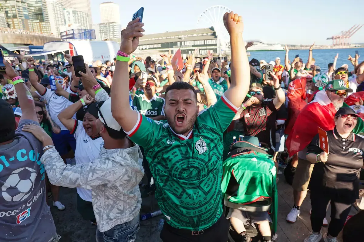 La racha de la selección mexicana impulsa a latinos a reencontrarse con sus raíces y cultura.