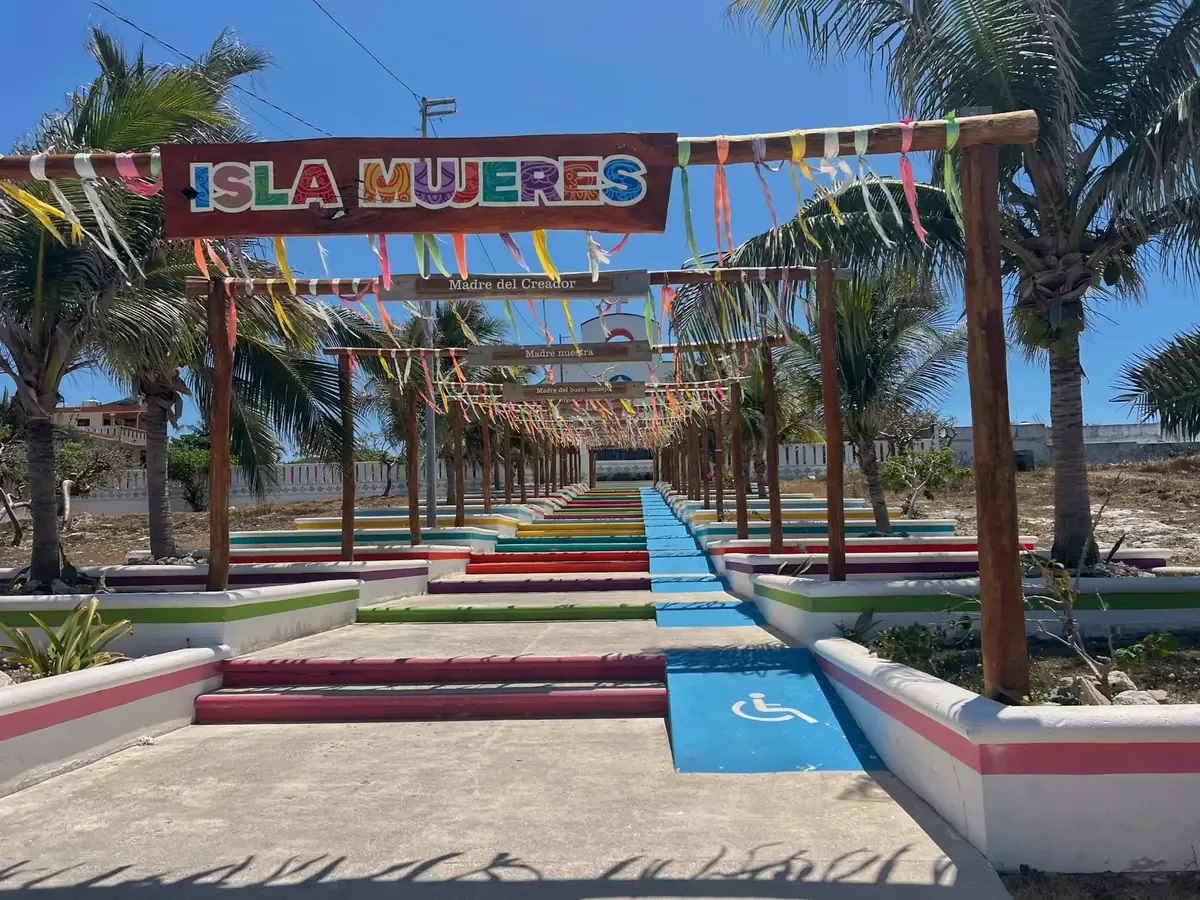 El torneo impulsa la participación de mujeres en el deporte y promueve emprendedores locales.