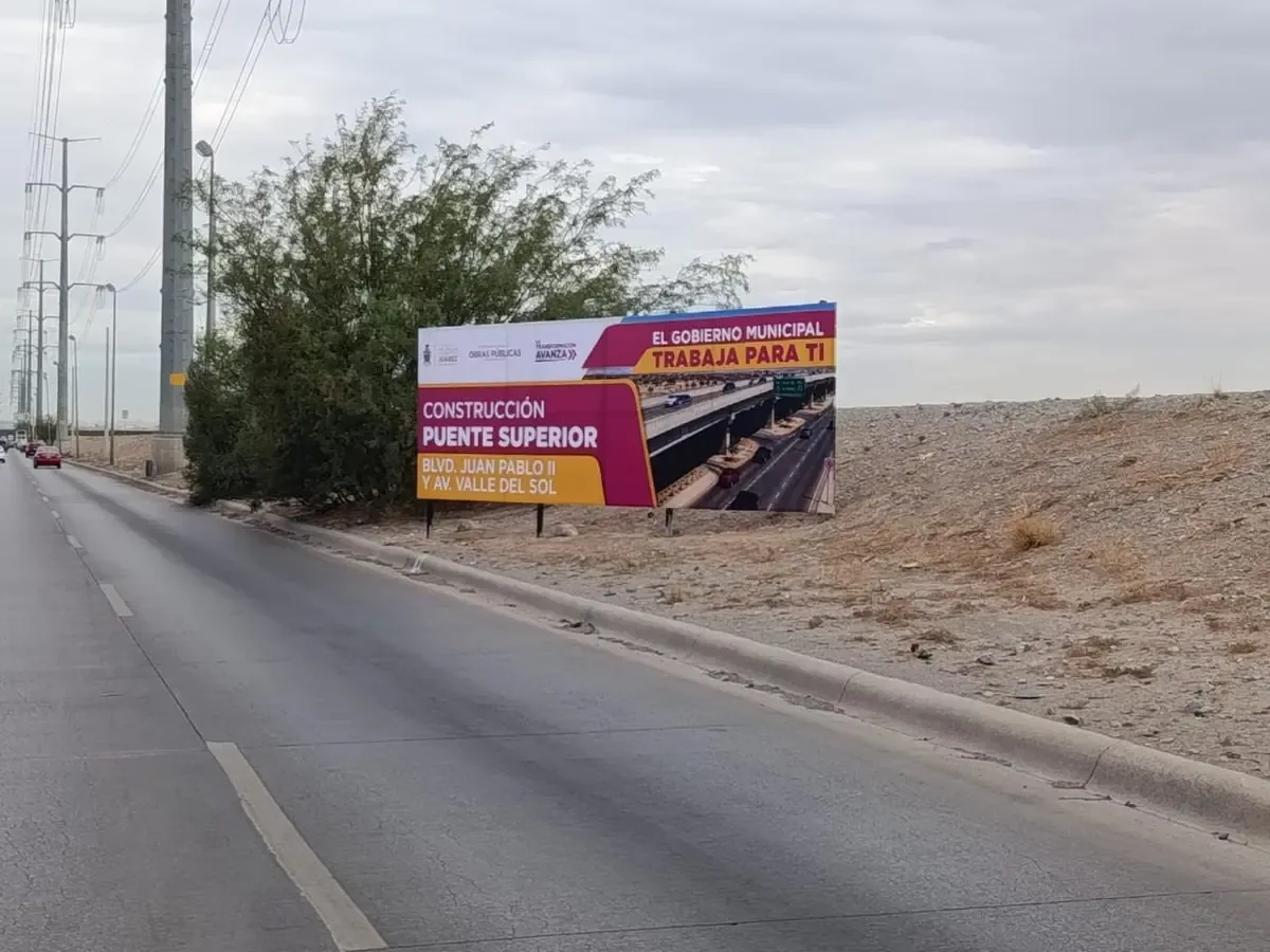 La colocación de señalética busca reducir riesgos y mejorar el flujo vial en una de las zonas más transitadas.