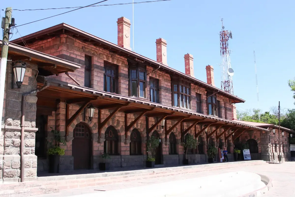 La inversión se destina a mejorar la infraestructura y apoyar a artistas locales.