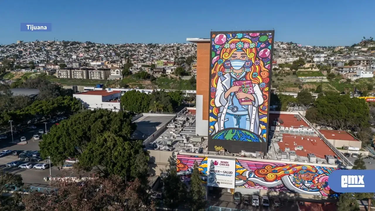 Mural “Mujer en la Salud” en el Hospital General de Tijuana.