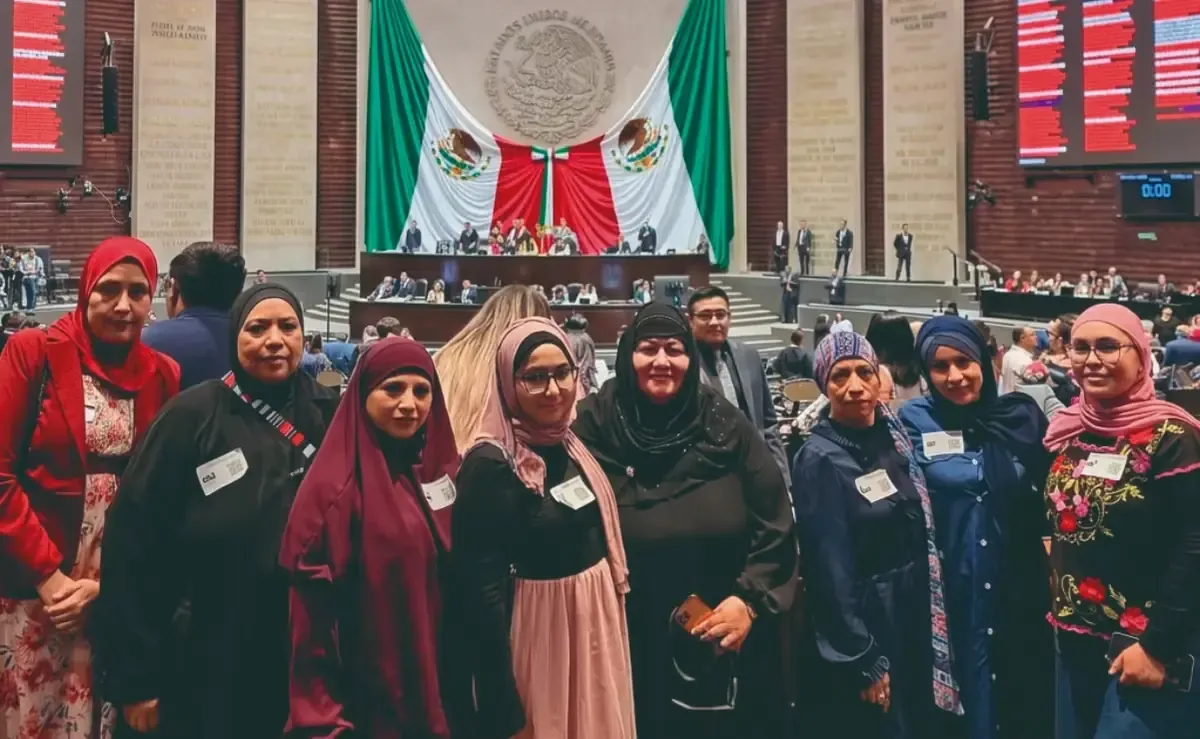 La obtención de estos pasaportes representa un avance en la libertad religiosa y derechos de las mujeres musulmanas.