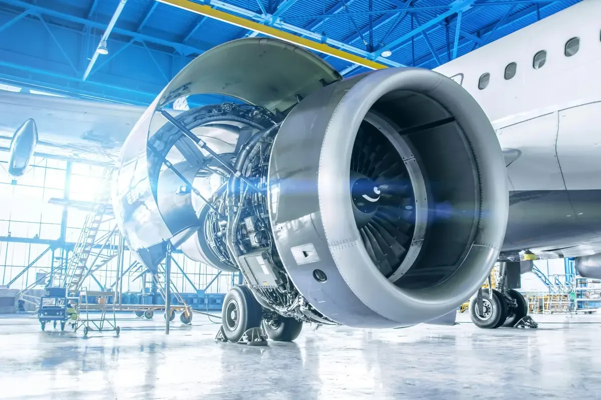 La industria aeroespacial de México alcanza un hito histórico en exportaciones y enfrenta retos de financiamiento.