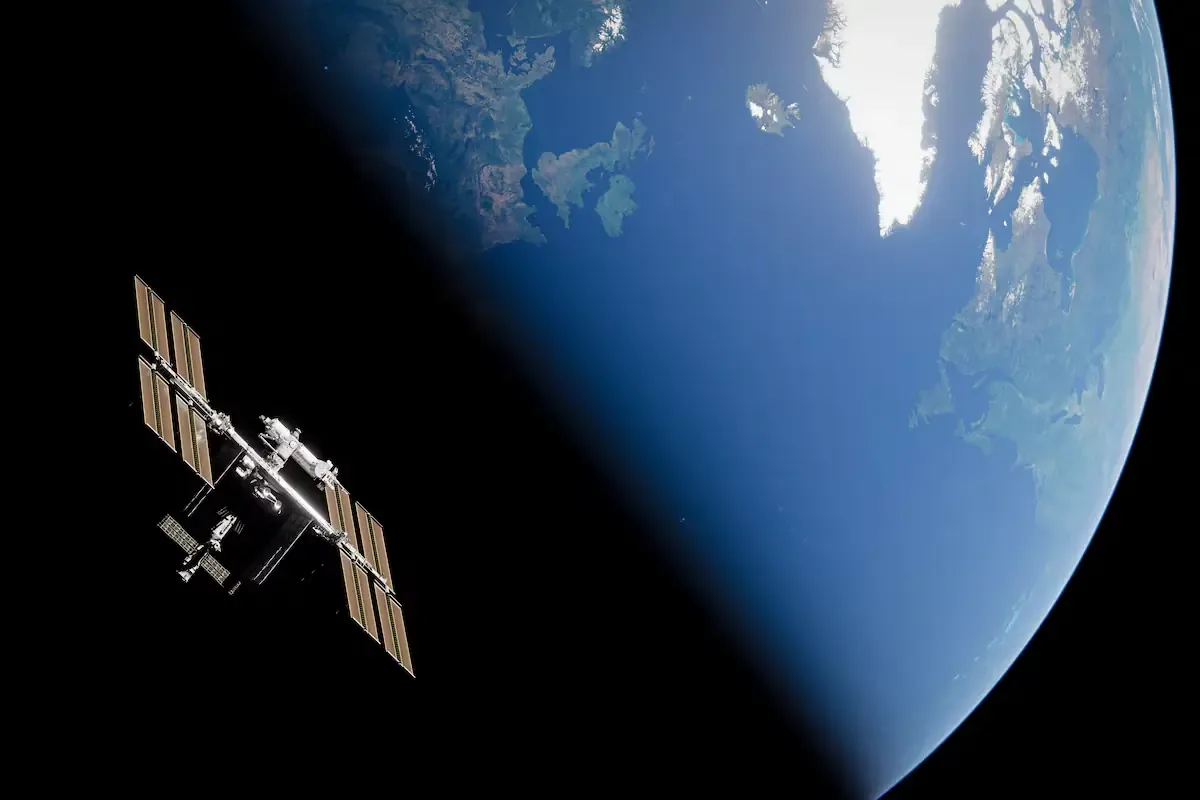El nuevo satélite GEO sustituirá a Bicentenario 2 y ofrecerá conexión a comunidades aisladas.