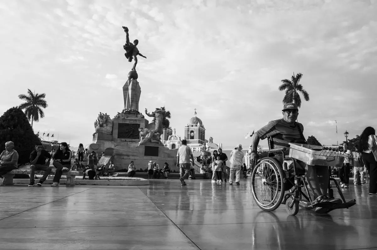 La propuesta busca que quienes aspiren a la presidencia renuncien a otra nacionalidad.