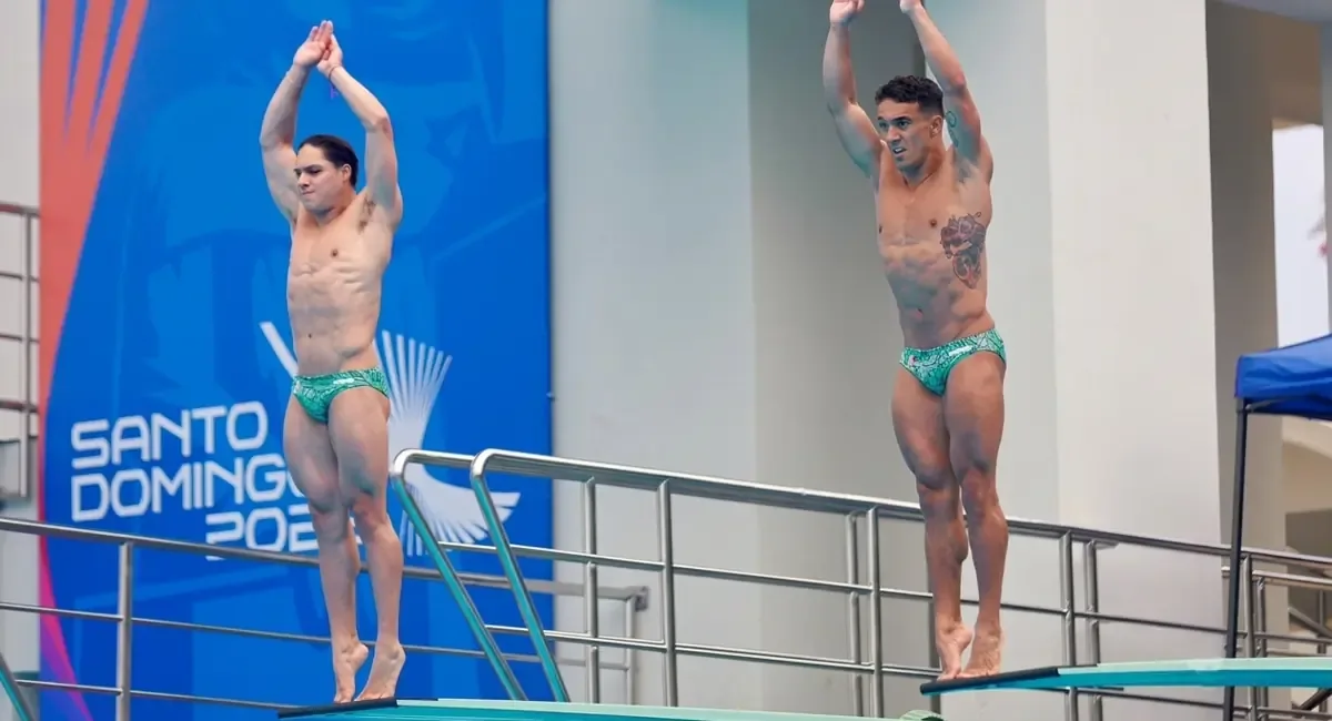 Los clavadistas mexicanos Osmar Olvera y Juan Manuel Celaya triunfan en una intensa competencia.