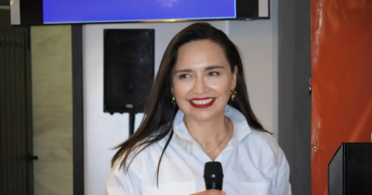 La decisión de Rivera responde a una invitación que contradice su trayectoria política.