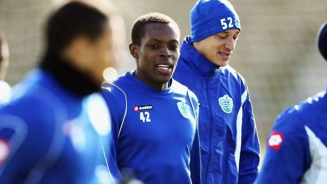 Nedum Onuoha compartiendo su experiencia sobre el impacto de los traspasos.