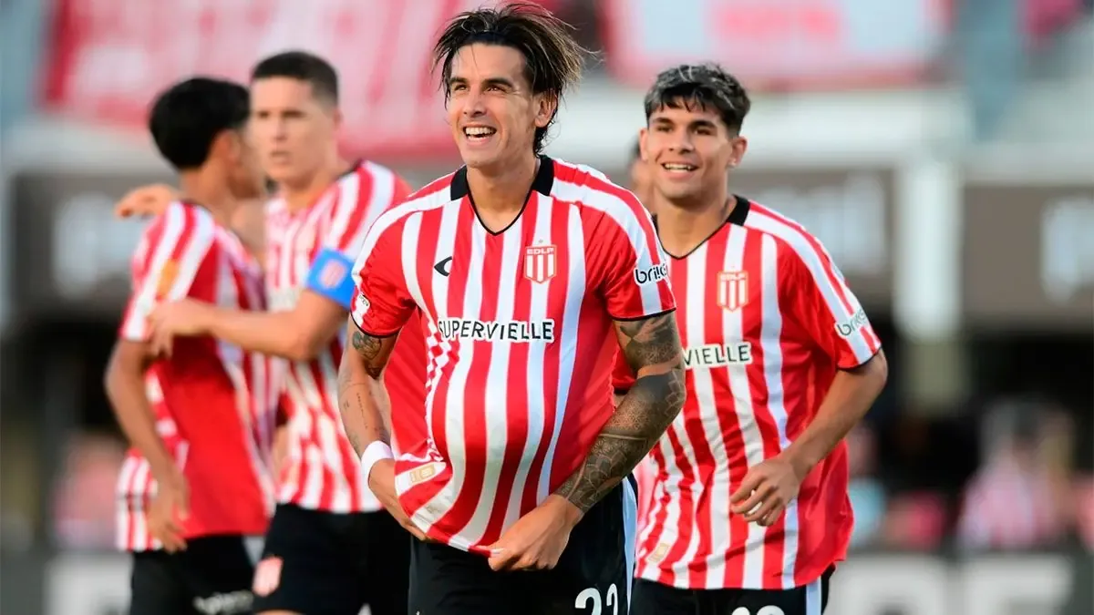 Newell's busca recuperarse tras la salida de su cuerpo técnico, mientras Estudiantes estrena entrenador en un partido clave.