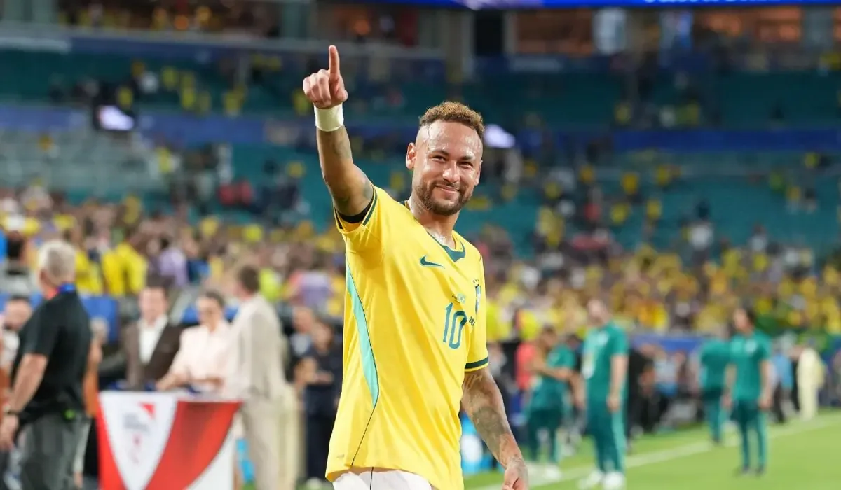 La estrella brasileña vuelve al campo en un Mundial, tras una larga recuperación de lesiones.