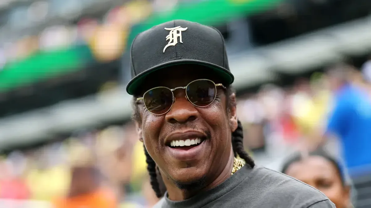 Jay Z celebra el 30º aniversario de su álbum debut con una exclusiva edición de Air Force 1.