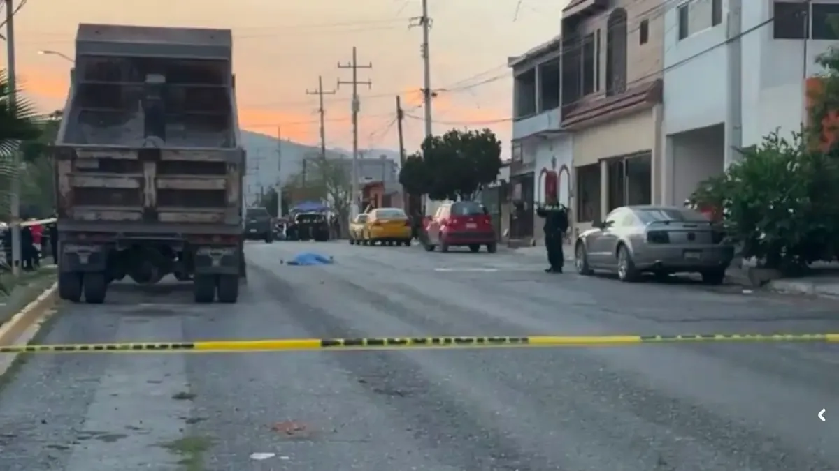 Un niño de Monterrey muere tras ser atropellado en un bulevar, generando preocupación por la seguridad en la colonia.