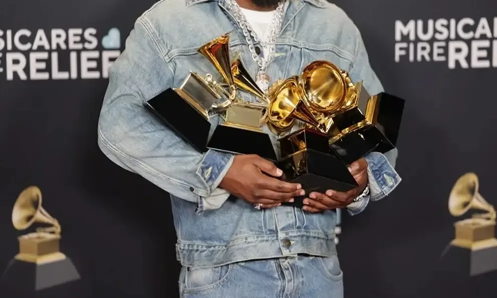 Nominados a los Premios Grammy 2026 se revelan en Los Ángeles.