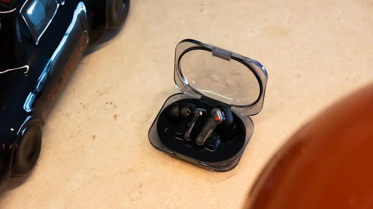 La nueva propuesta de Nothing en auriculares destaca por su diseño y rendimiento, ideal para un uso diario variado.