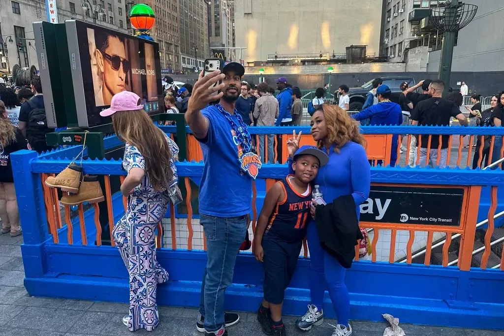 La ciudad vive un fervor histórico ante el regreso de los Knicks a las Finales de la NBA tras 27 años.
