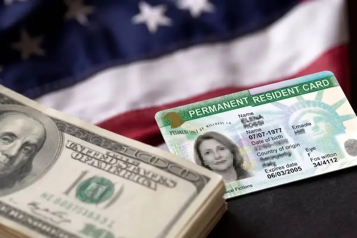 La propuesta del DHS eleva costos de naturalización para inmigrantes legales en un 75% y 80%.