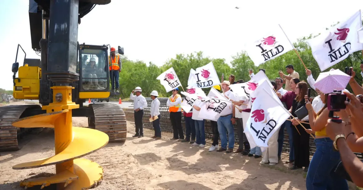 La construcción del nuevo paso vehicular mejorará la movilidad y seguridad en Nuevo Laredo.