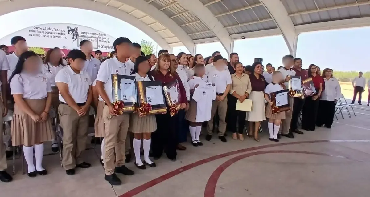 La entrega de material educativo busca apoyar a estudiantes de preescolar, primaria y secundaria.