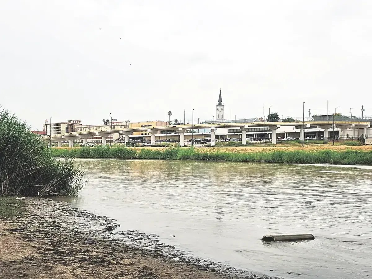 Las autoridades implementan medidas preventivas ante la creciente del río, que podría alcanzar hasta 2.62 metros este fin de semana.