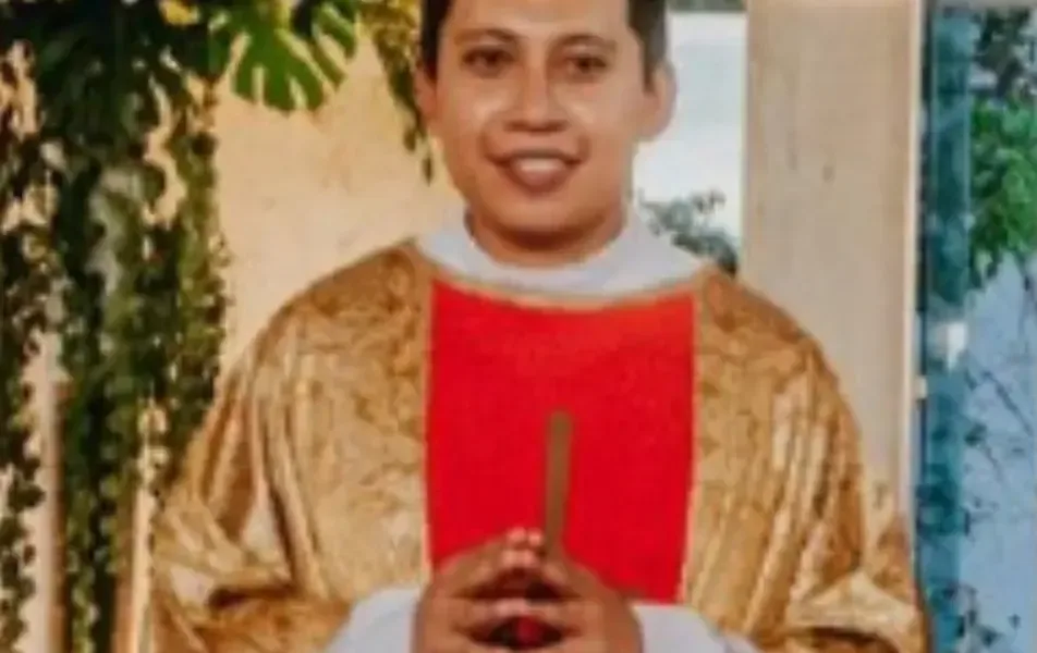Monseñor Gustavo Rodríguez Vega designa nuevos sacerdotes en la Arquidiócesis de Yucatán.