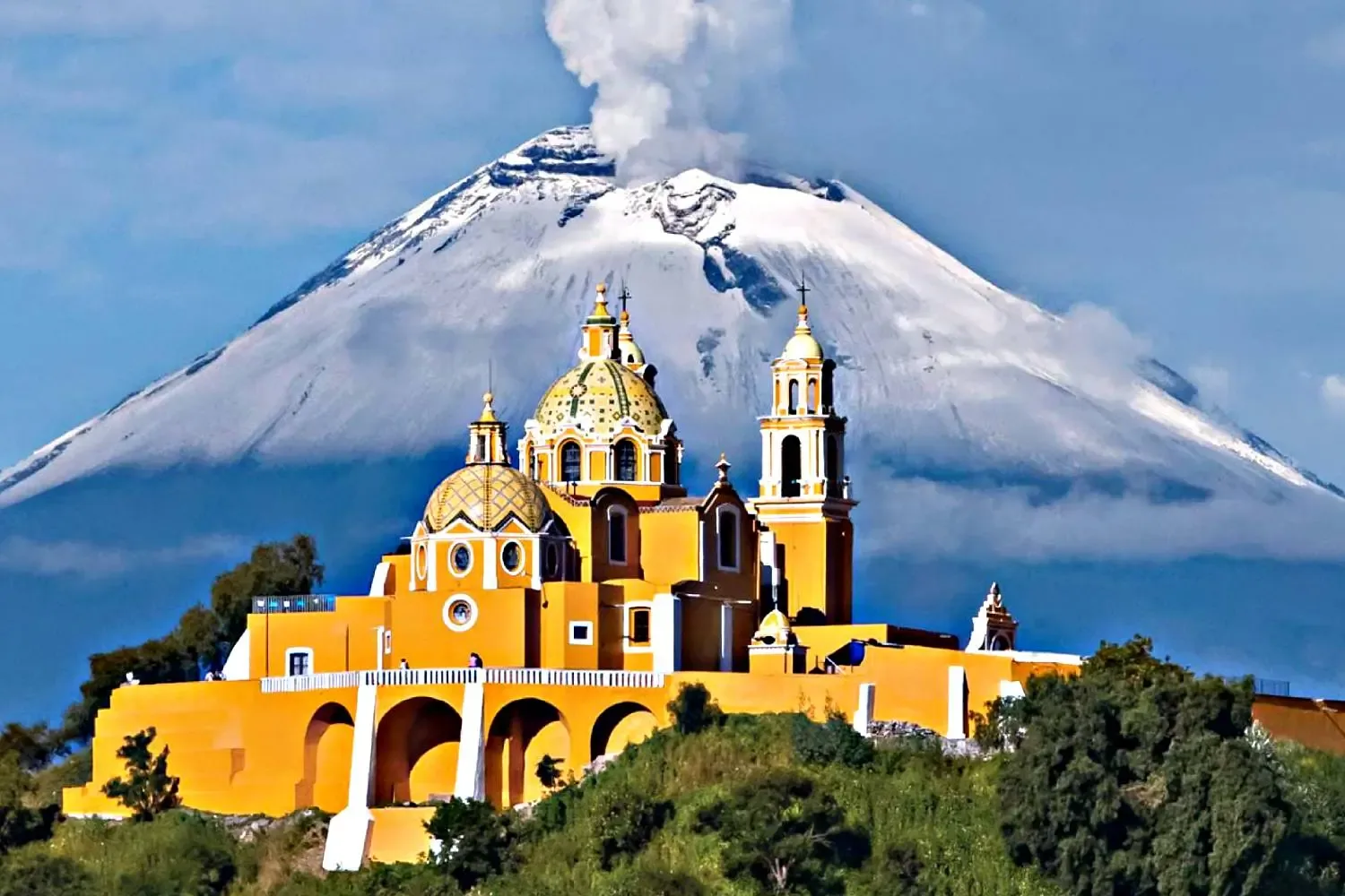 Nuevo vuelo directo de Los Cabos a Puebla anunciado por la Secretaría de Turismo.
