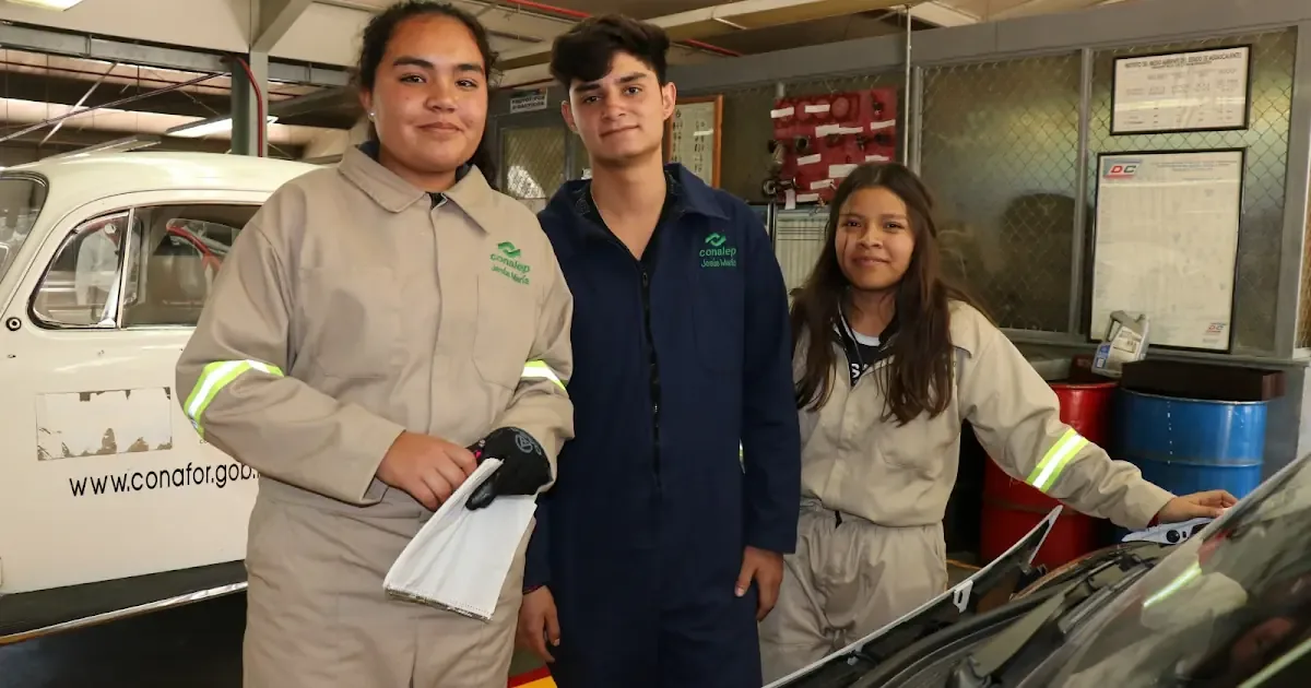 La inversión de 200 millones de pesos busca preparar a jóvenes en áreas tecnológicas y de alta demanda laboral.