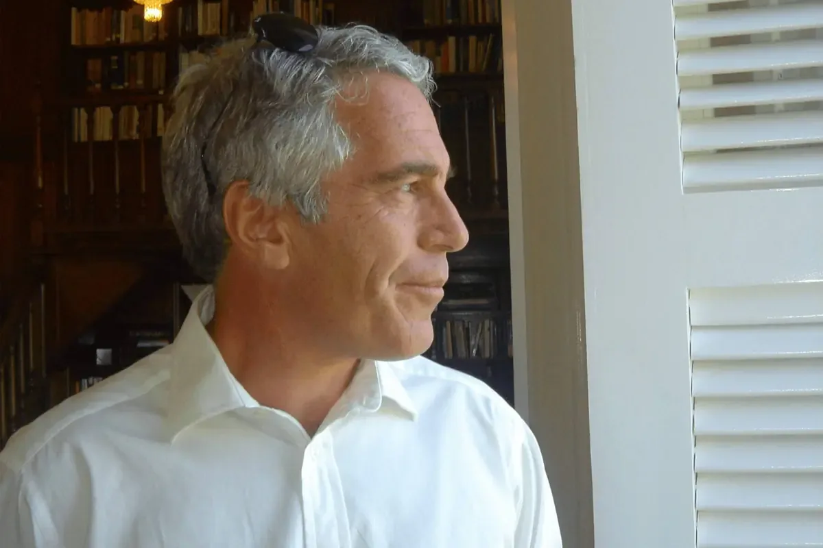 Nuevos documentos revelan cómo Jeffrey Epstein estaba al tanto del movimiento #MeToo y su influencia en su condena.