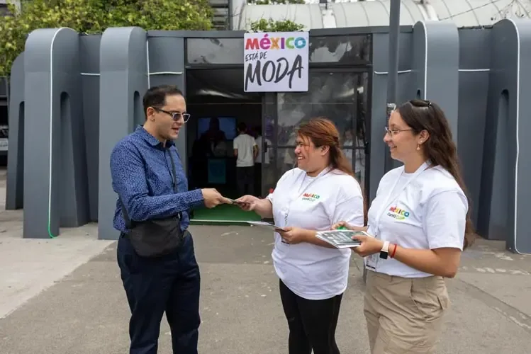 La Secretaría de Turismo lanza México ContiGO, una iniciativa para guiar a visitantes en ciudades como CDMX, Guadalajara y Monterrey.