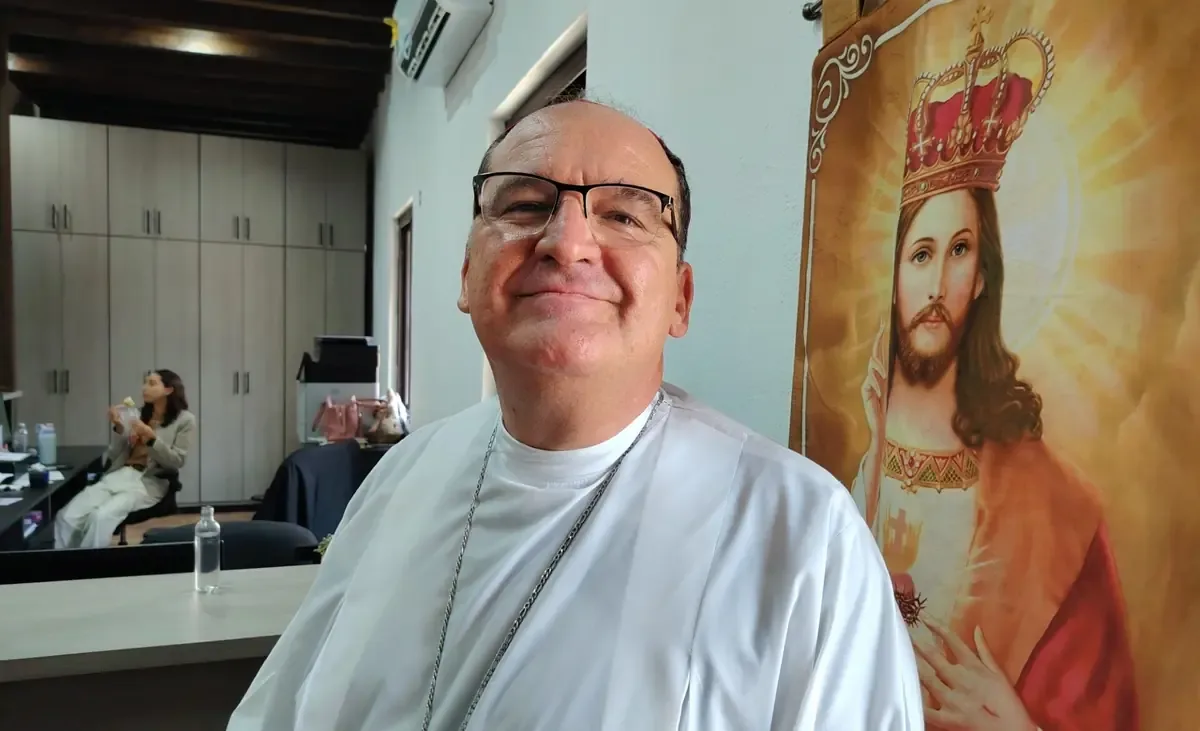 El obispo de Saltillo aclara las palabras de su antecesor sobre la homosexualidad.