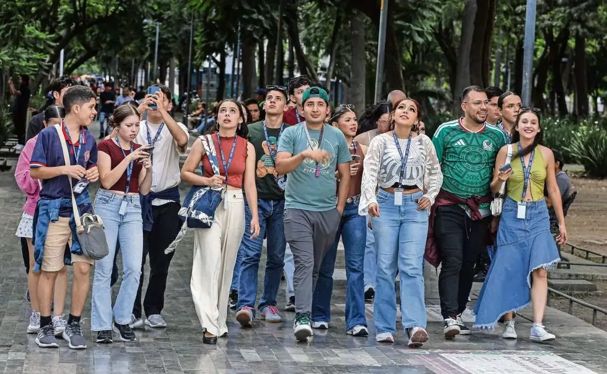 La pobreza educativa y la desigualdad de género afectan a millones de jóvenes mexicanos.