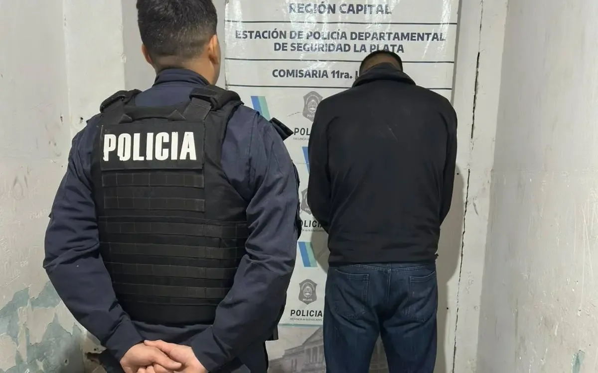 La intervención de seguridad resultó en la captura de un hombre con un pedido de captura por homicidio.