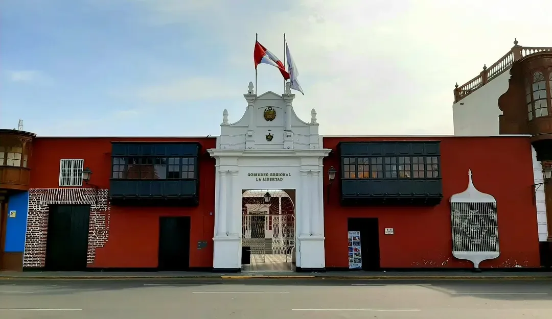 Ocho exfuncionarios recibirán sanciones por designaciones irregulares en el Consejo Regional de La Libertad.