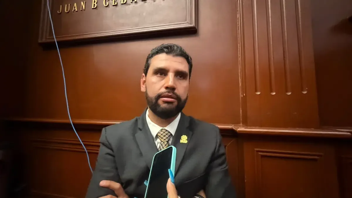 Ocampo Córdova busca la presidencia municipal de Zitácuaro por el PRD y no a través de Morena.