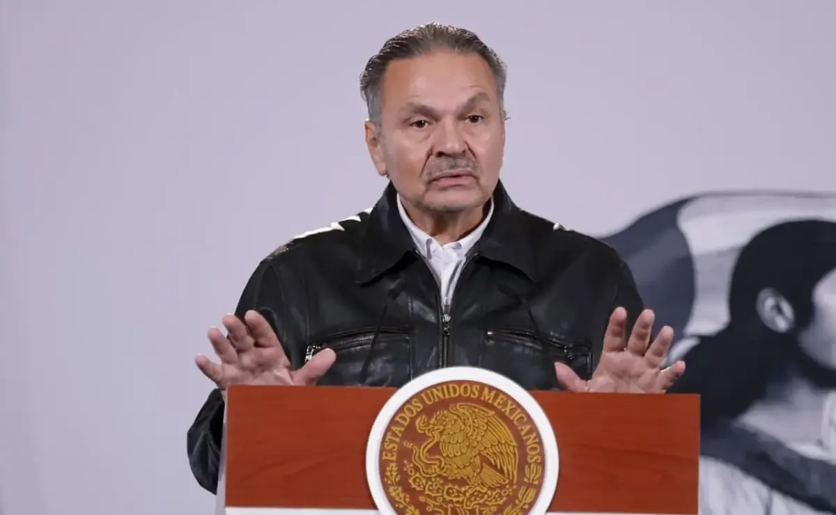 Octavio Romero responde a críticas sobre su patrimonio, asegurando que no es corrupto y que su salario es legítimo.