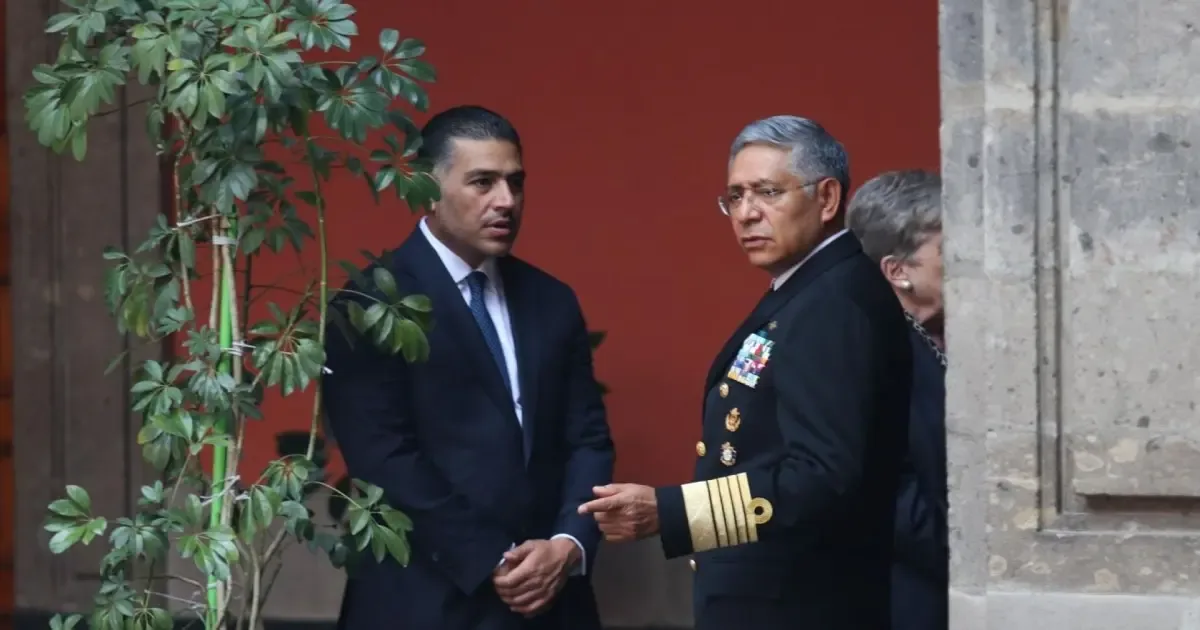 Omar García Harfuch supervisando cambios en la Secretaría de la Defensa Nacional.