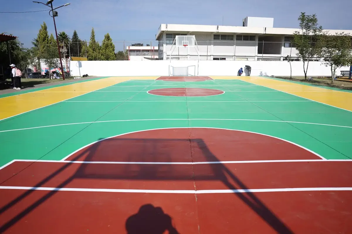 La mejora de la Unidad Deportiva La Reserva beneficia a escolares y familias de la comunidad.