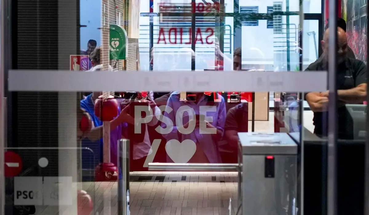 La Guardia Civil registra oficinas del PSOE en el marco de un caso de financiación irregular.