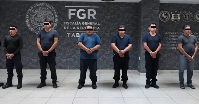 Seis elementos de la SSPC Tabasco arrestados en la primera Operación Enjambre, que combate la corrupción en fuerzas de seguridad.