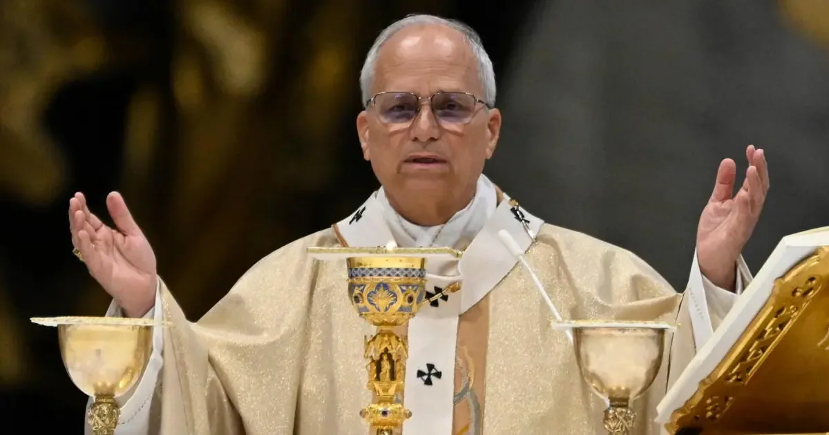 La intervención del papa se realiza tras el diagnóstico de adenocarcinoma pulmonar.