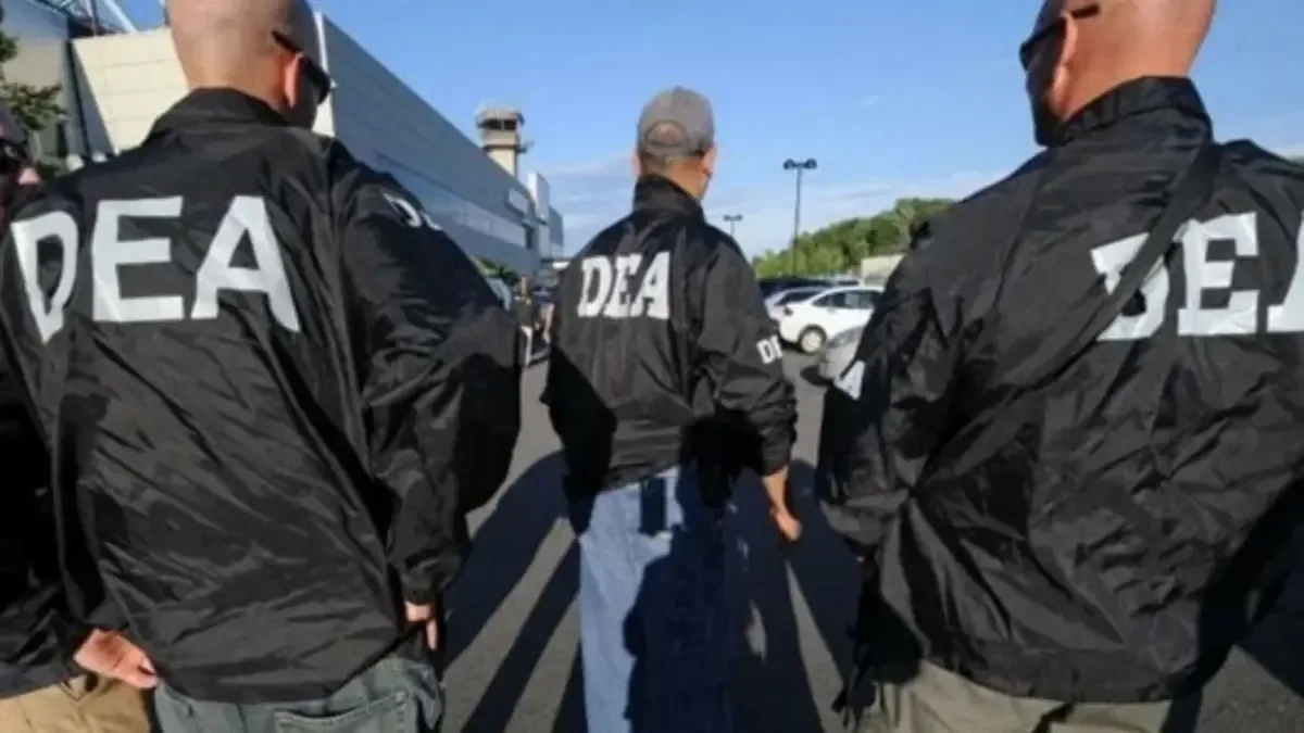 Operativo conjunto resultó en la incautación de drogas y dinero en efectivo en el centro-este de la ciudad.