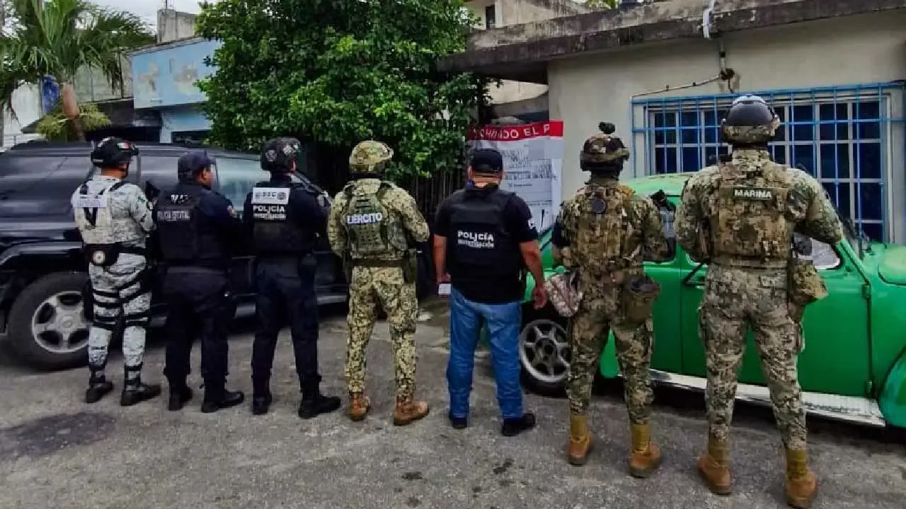 Operativo contra el narcomenudeo en Quintana Roo, con cuatro detenciones.