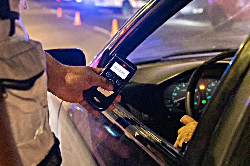 Operativo de alcoholimetría en La Paz, donde se realizaron pruebas a conductores.