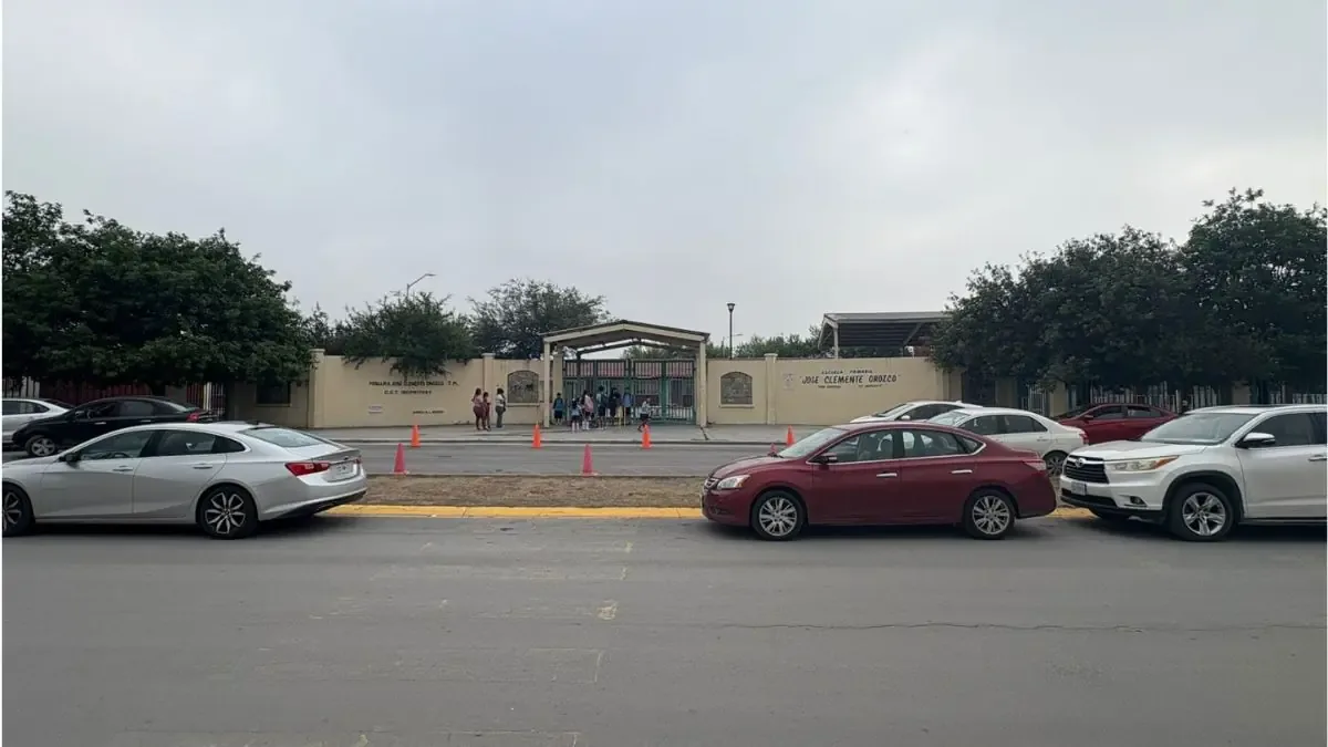 Medida se implementa tras preocupaciones por amenazas en la escuela.
