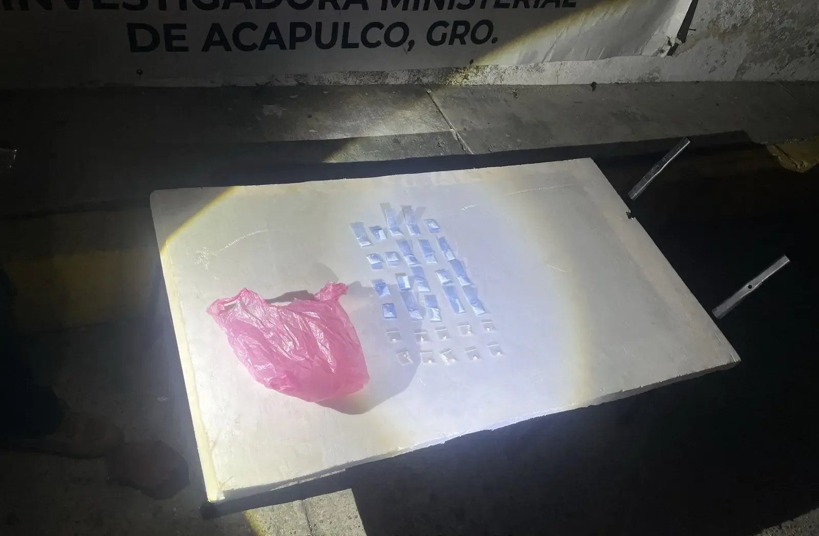 Operativo de seguridad en Acapulco resulta en detención de tres hombres.