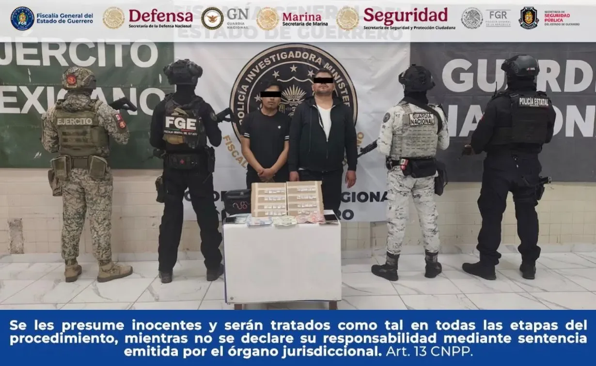 Operativo policial en Chilpancingo que resultó en la detención de dos hombres.