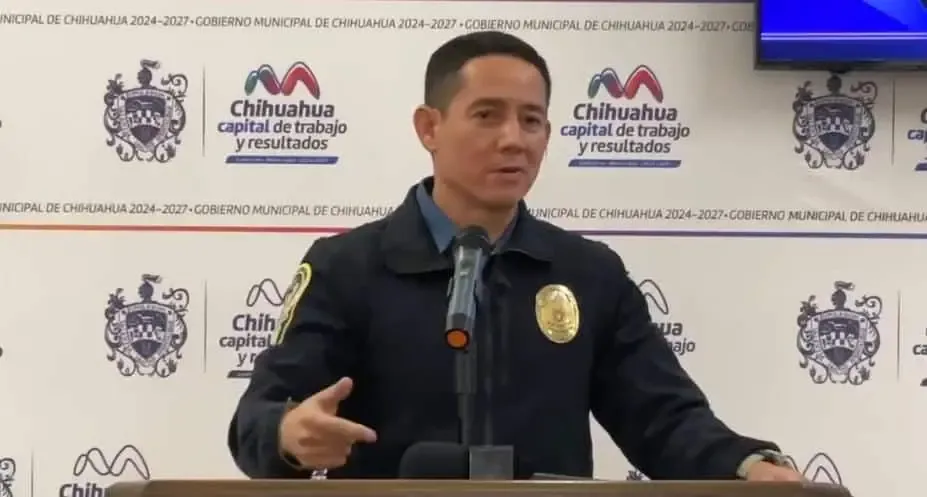 Operativos de la DSPM en un bar de Chihuahua para prevenir delitos.