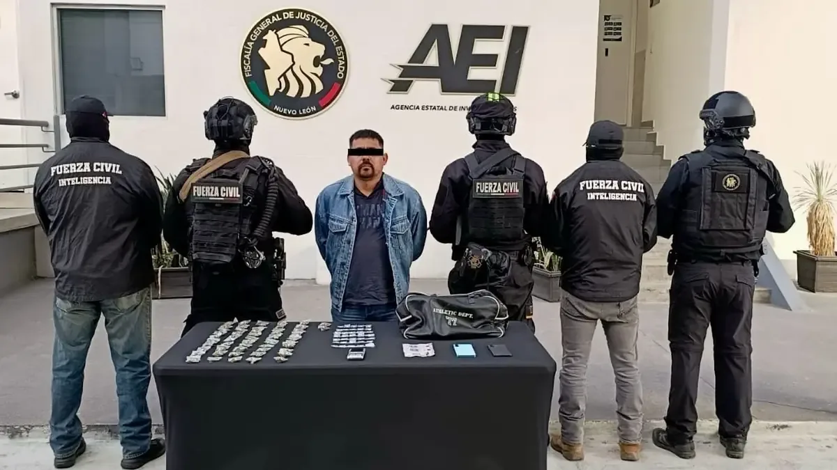 Operativos de la Fuerza Civil resultan en la captura de dos individuos relacionados con el narcomenudeo.