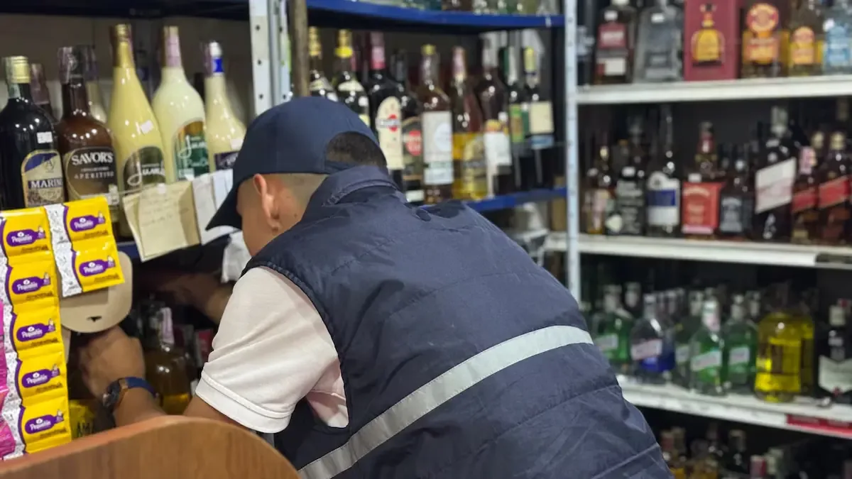 La Policía y el Grupo Operativo Anticontrabando implementan controles para combatir productos ilegales y salvaguardar la salud pública.